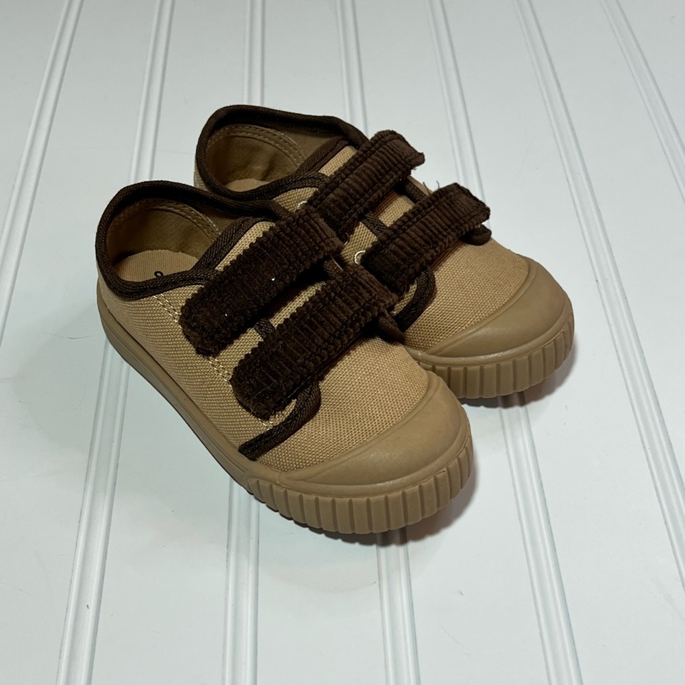 Wonder Nation Size 8 Brown and Tan Kids Two Strap Sneakers